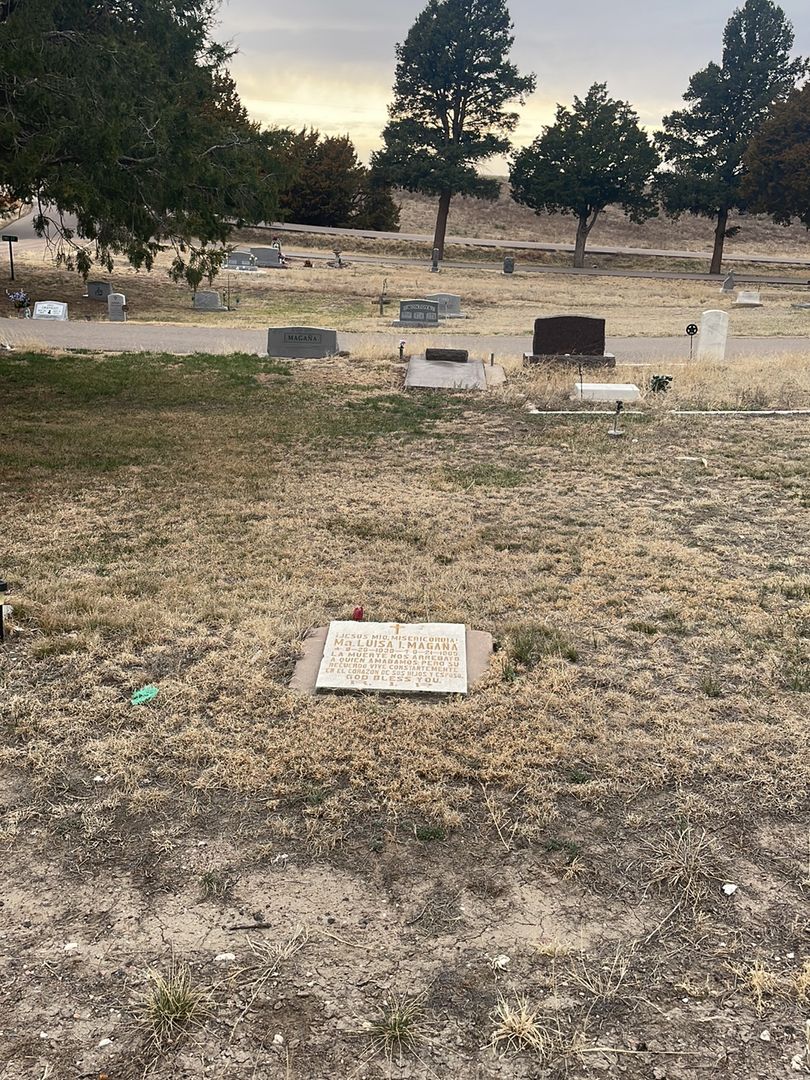 Ma. Luisa I. Magana's grave. Photo 1