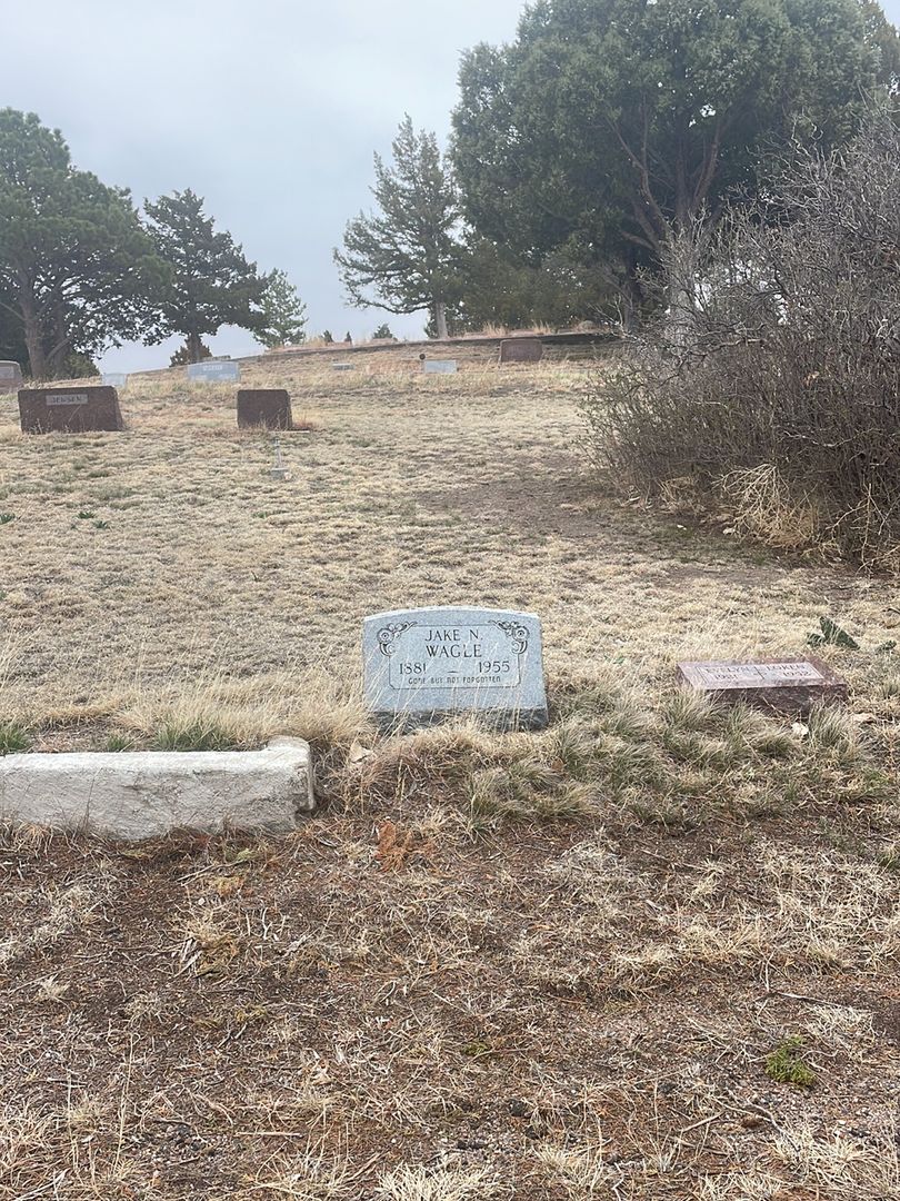 Jake N. Wagle's grave. Photo 1