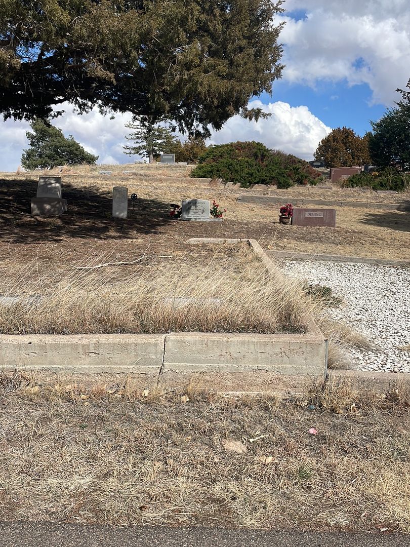 Adam Imherr's grave. Photo 1