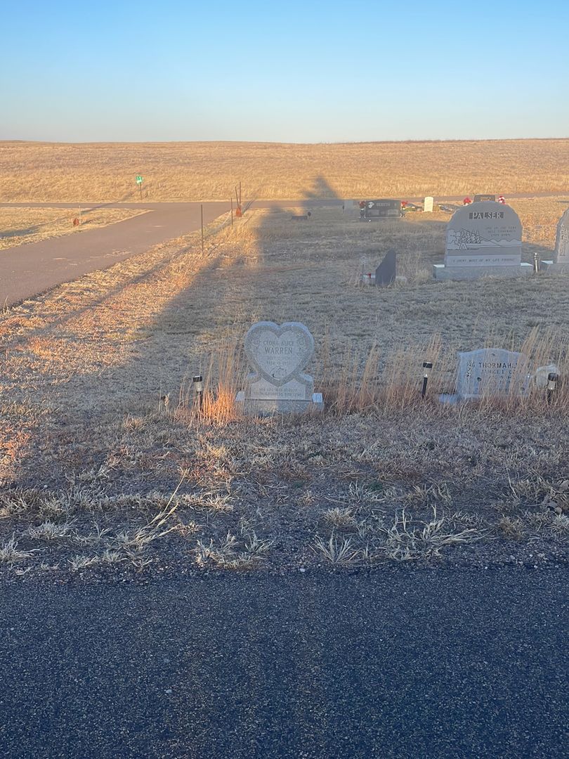 Ceona Alice Warren's grave. Photo 1
