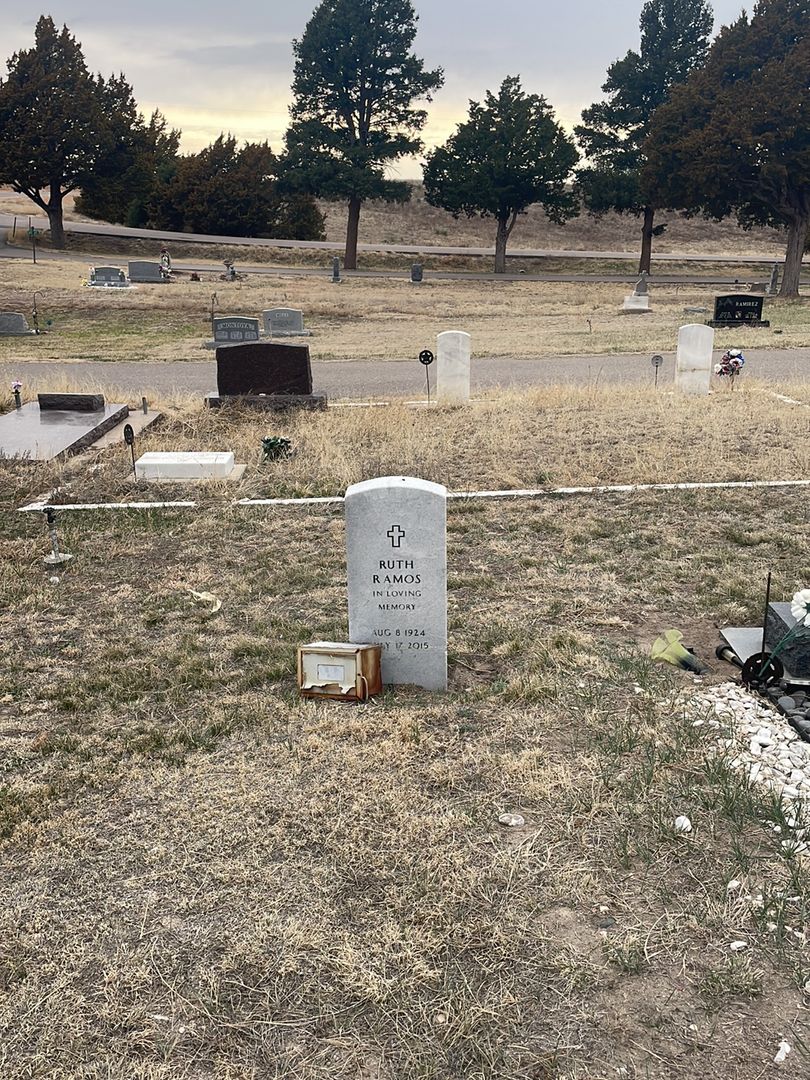 Ruth Ramos's grave. Photo 1